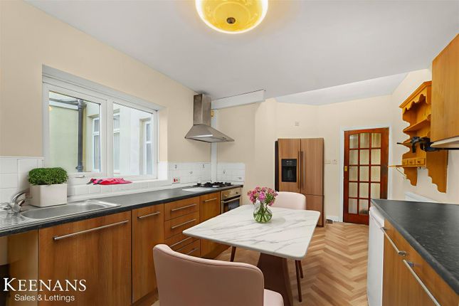 3 bed property, in Sawley Avenue, £130,000