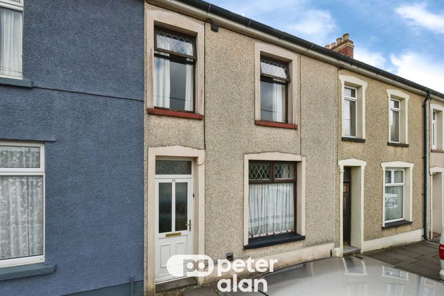 3 bed property, in Tanyllan Terrace, £130,000