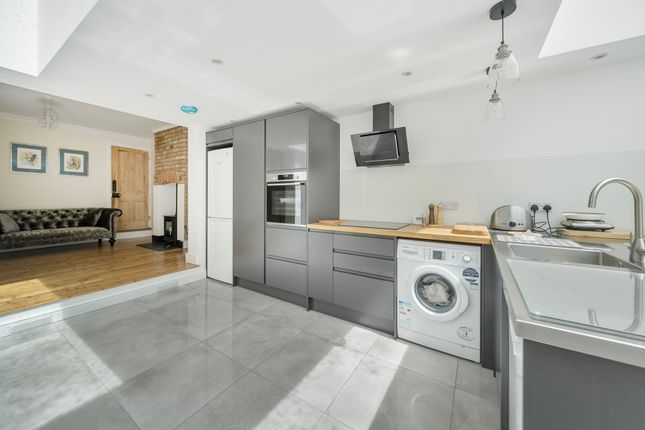 2 bed property, in Elm Road, £640,000