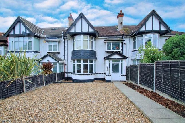 2 bed property, in Wembley Hill Road, £430,000