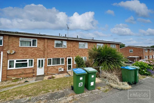 2 bed property, in Dragoon Close, £225,000