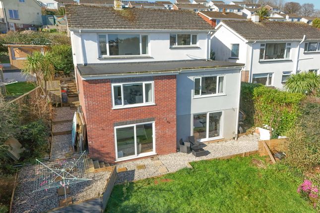 4 bed property, in Greenfield Road, £450,000