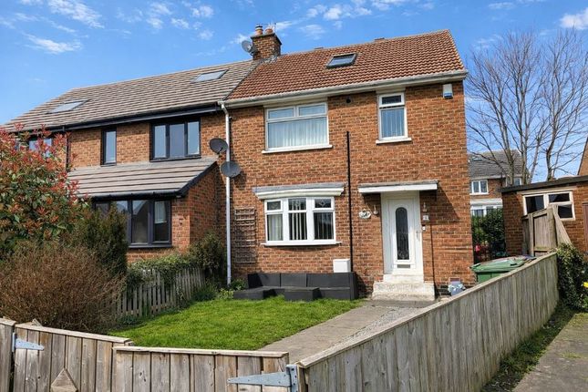 2 bed property, in Highfield Road, £105,000