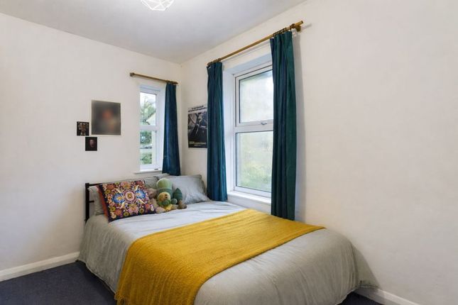 4 bed property, in Barcombe Road, £350,000