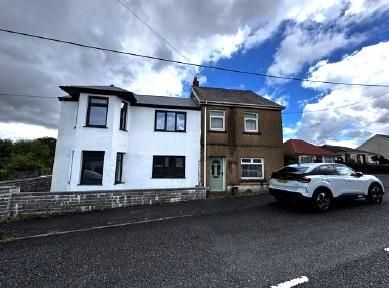 4 bed property, in Black Lion Road, £350,000