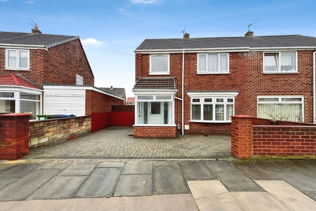 3 bed property, in Gainsborough Avenue, £169,950