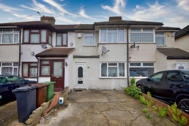 3 bed property, in Second Avenue, £370,000