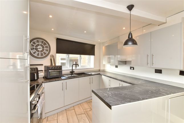 3 bed property, in Mackie Avenue, £485,000