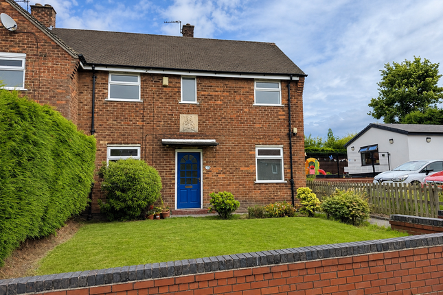 3 bed property, in Cross Lane, £275,000