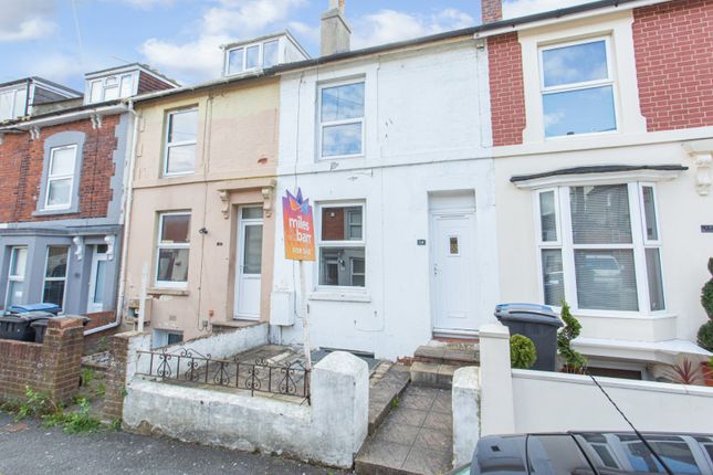 3 bed property, in Wood Street, £200,000