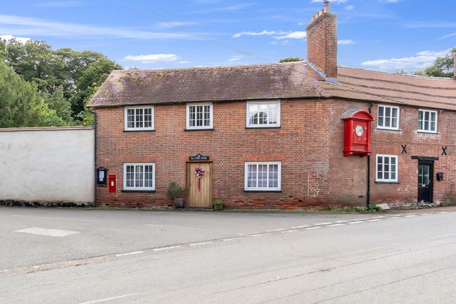4 bed property, in Coombelake, £540,000