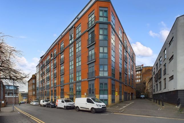 2 bed property, in Woolpack Lane, £120,000