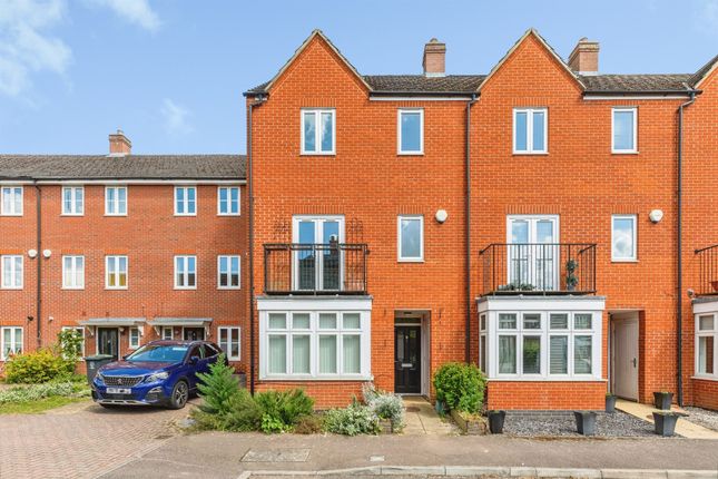 4 bed property, in Castlefields Close, £230,000
