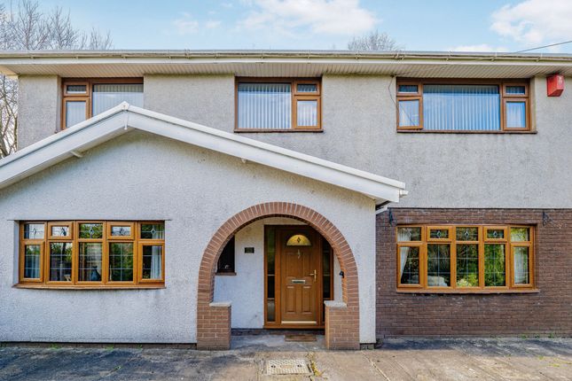 4 bed property, in Heol Nant Gelli, £400,000