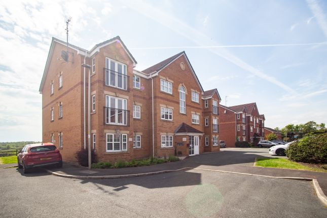 2 bed property, in Longacre, £100,000