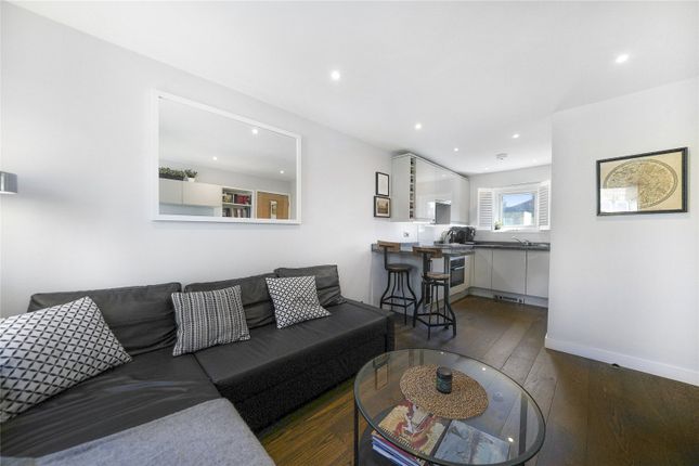 1 bed property, in Cubitt Terrace, £340,000