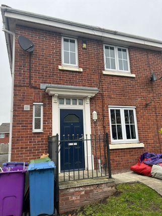 3 bed property, in 33 Dylan Close, £115,000