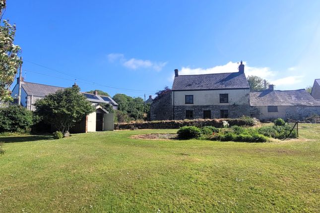 4 bed property, in Trescowe, £350,000