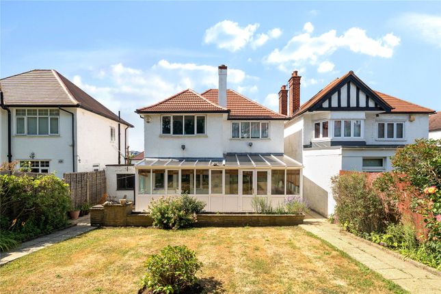 3 bed property, in Eversley Avenue, £850,000