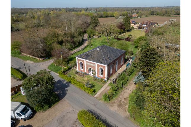 4 bed property, in Burston Road, £525,000