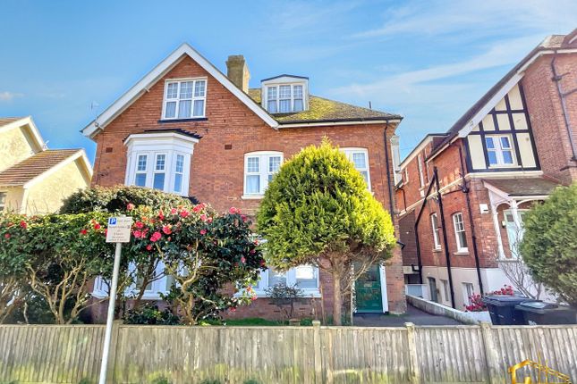 3 bed property, in Cantelupe Road, £260,000