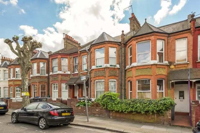 2 bed property, in Bathurst Gardens, £520,000
