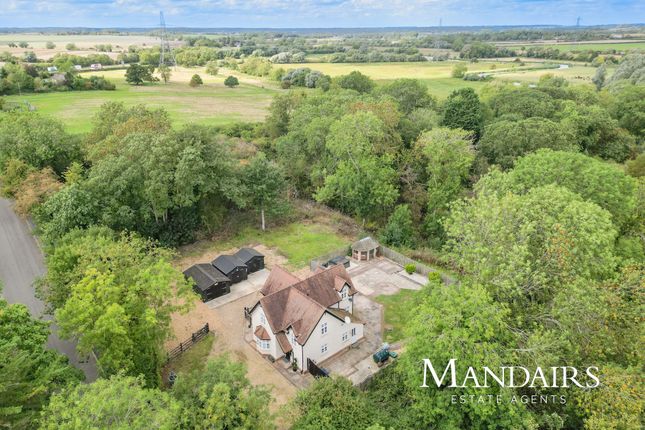 3 bed property, in Old North Road, £600,000
