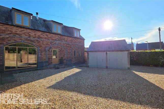 4 bed property, in Hanstubbin Road, £475,000