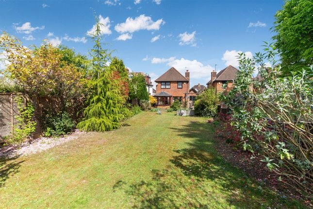 3 bed property, in Winkworth Road, £750,000