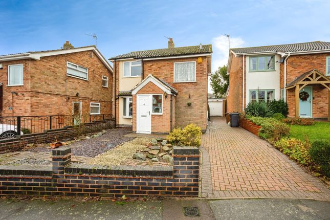 3 bed property, in Clay Street, £220,000