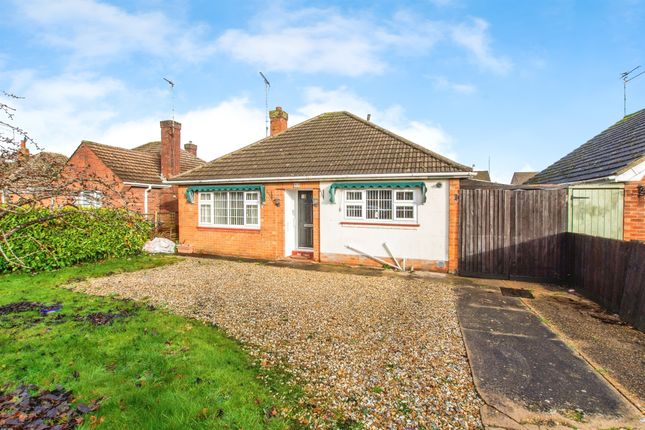 2 bed property, in Boyces Road, £175,000