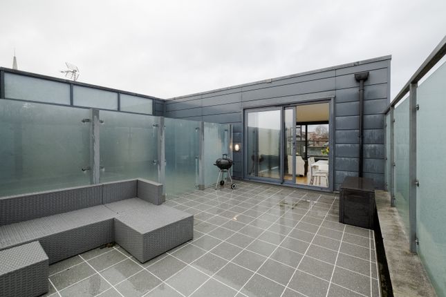 1 bed property, in Hackney Road, £485,000