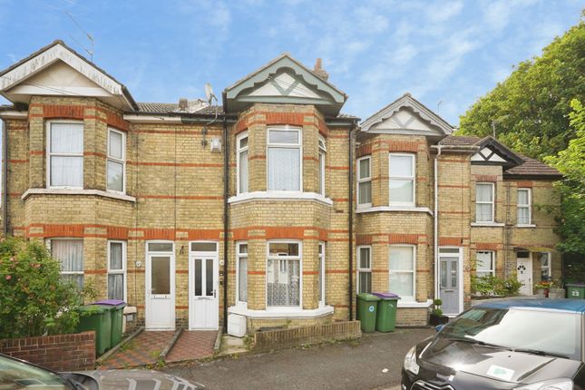 2 bed property, in Abbott Road, £230,000