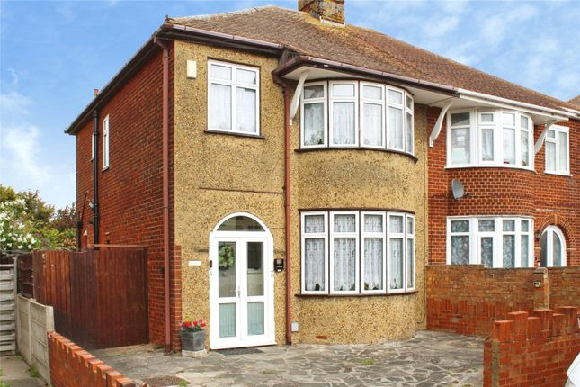 3 bed property, in New Road, £325,000