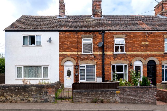 2 bed property, in Queens Road, £130,000