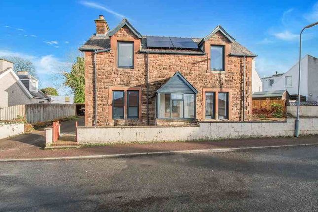 3 bed property, in 2 Dunmuir Road, £215,000