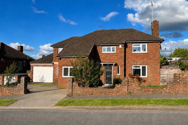 4 bed property, in Allnutt Avenue, £750,000