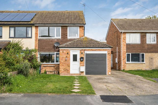 3 bed property, in Ashdale Close, £272,500