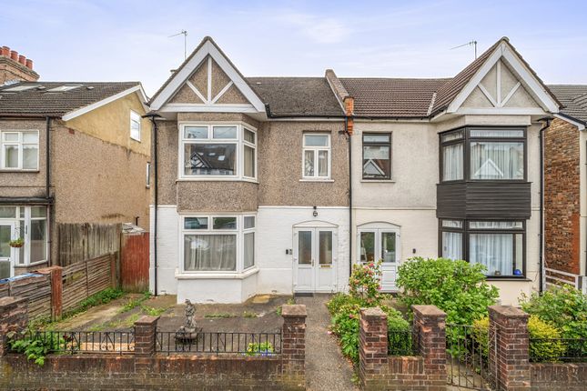 4 bed property, in Chandos Road, £675,000