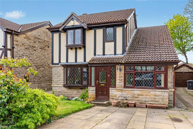 4 bed property, in Lakeside View, £485,000