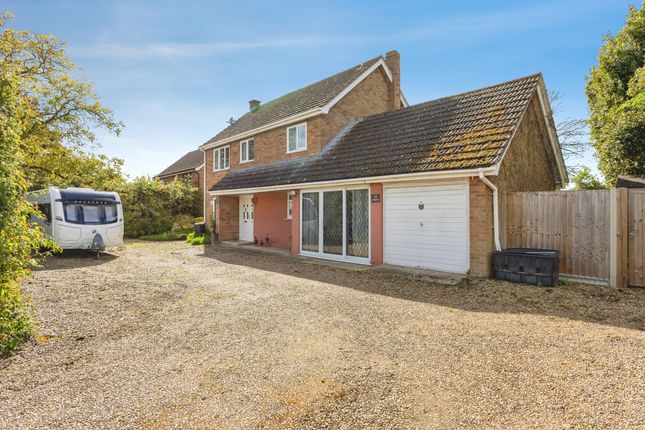 4 bed property, in Green Lane, £425,000