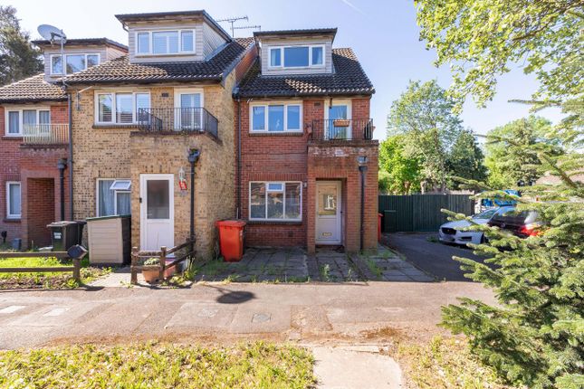1 bed property, in Mead Avenue, £170,000