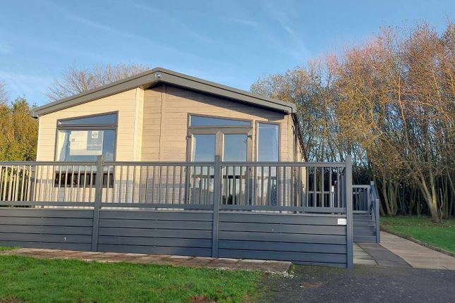 3 bed property, in Manor Road, £169,995