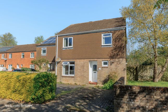 3 bed property, in Swansbury Drive, £350,000