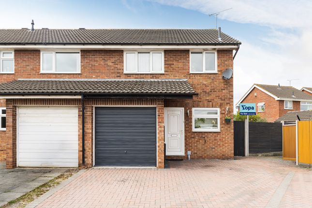 3 bed property, in Aled Way, £235,000