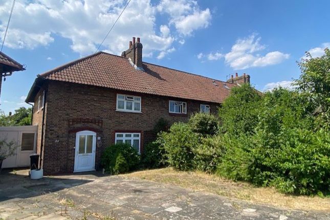 3 bed property, in Mawson Close, £775,000
