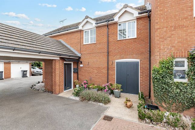 2 bed property, in Eversleigh Rise, £289,950