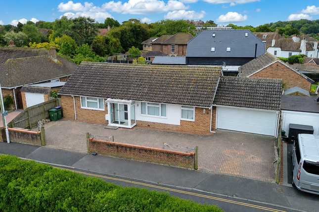 2 bed property, in Croft Lane, £475,000