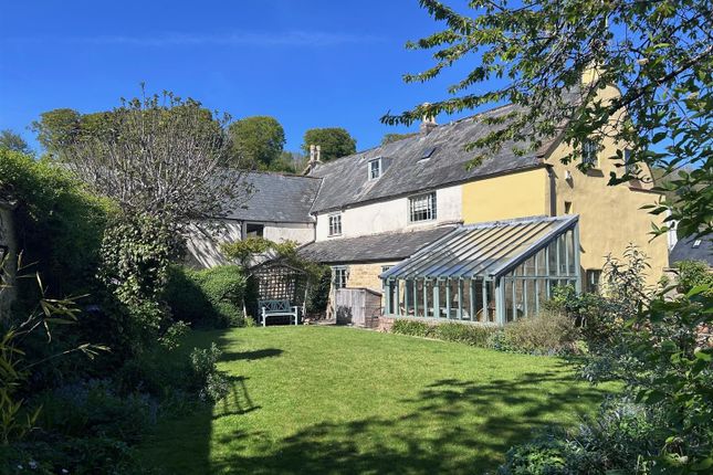 8 bed property, in Orchard Lane, £850,000