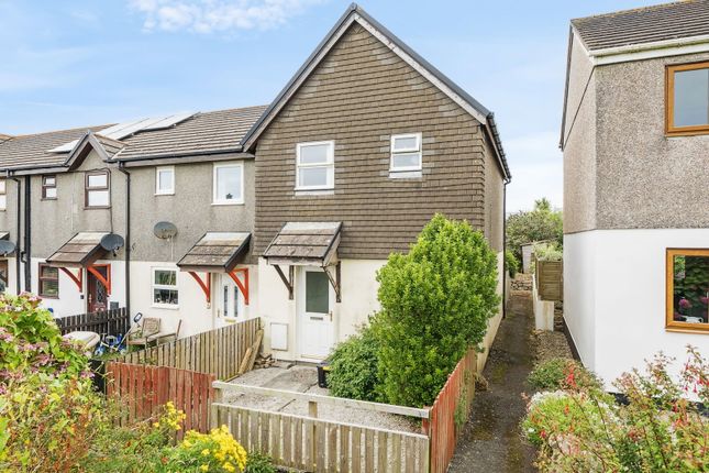 2 bed property, in Stennack Parc, £185,000